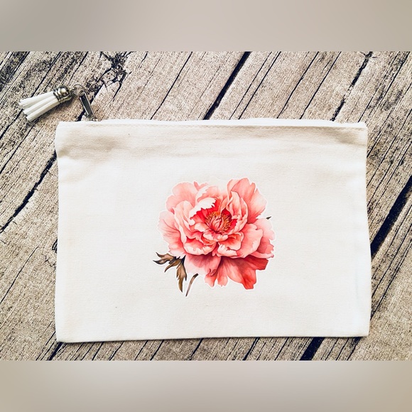 NWT! Set of 2 white cotton canvas zippered pouches. Gorgeous flower vinyl print - Picture 4 of 8